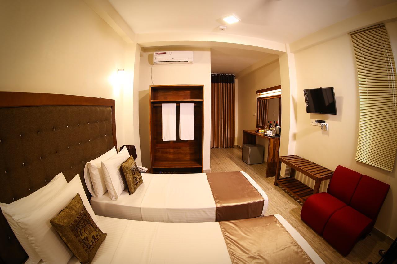 Hotel Vendol Maliga Edge Kandy Esterno foto